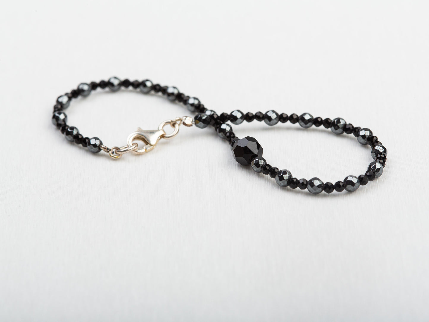 Minimalistic Tiny Beads Bracelet