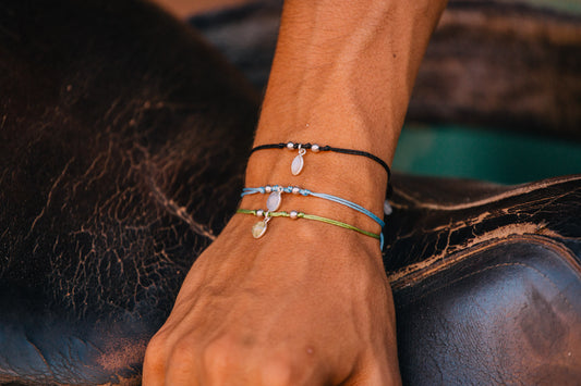 Minimalistic Single Stone Thread Bracelet