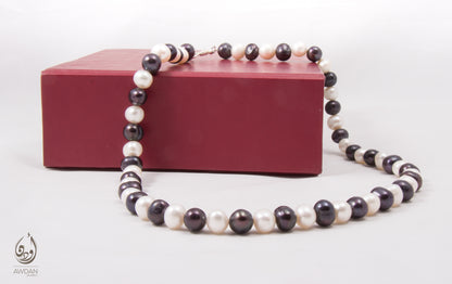 Mixed Black And White Pearls Necklace
