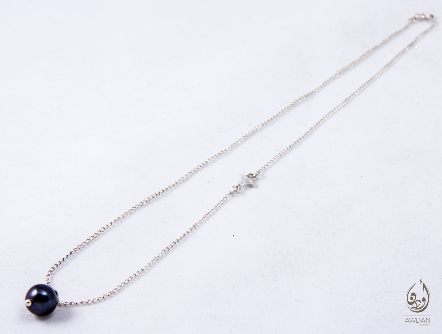 Stone And Side Lotus Necklace