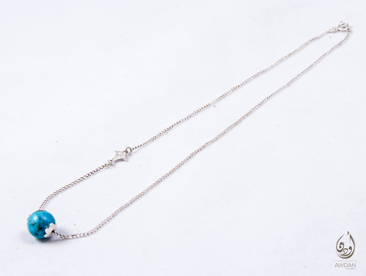 Stone And Side Lotus Necklace