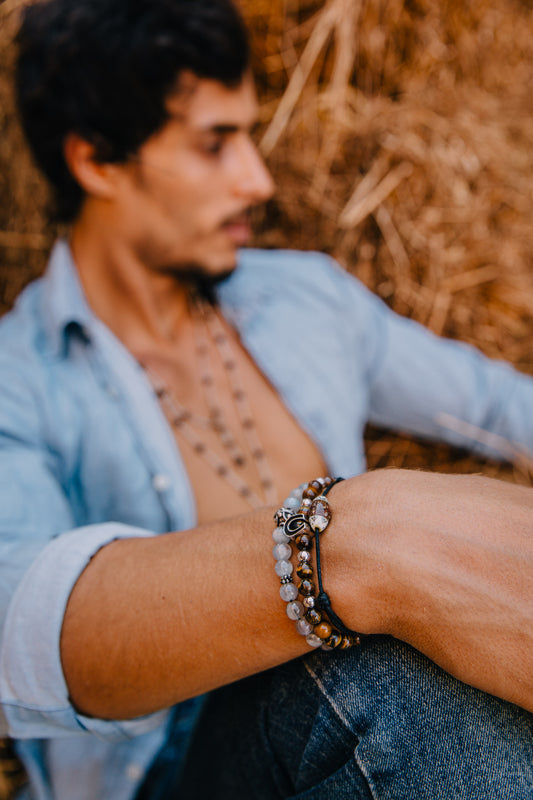 Ivory Bead Thread Bracelet