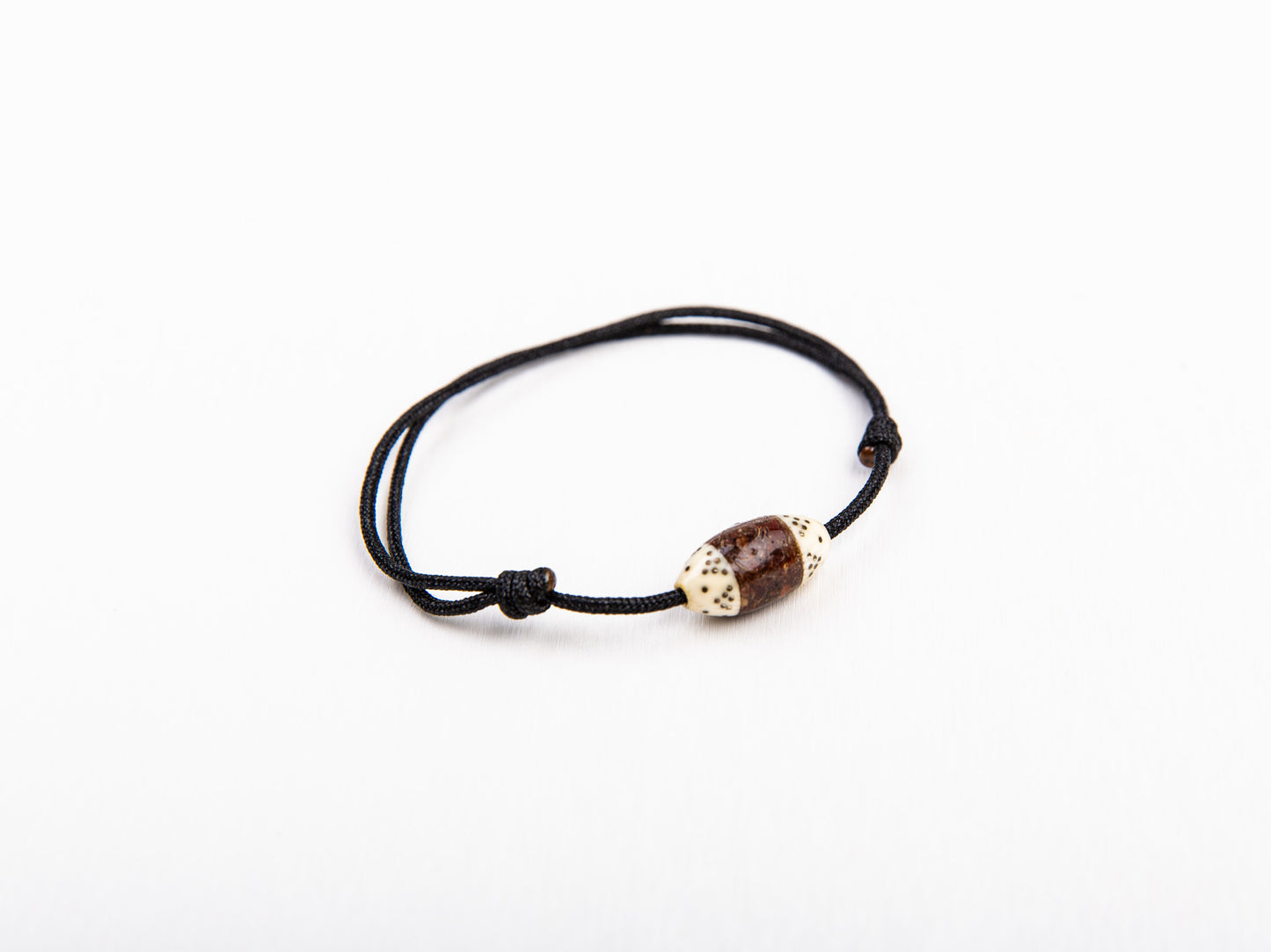 Ivory Bead Thread Bracelet