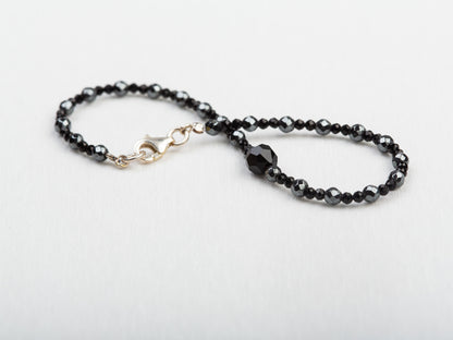 Minimalistic Tiny Beads Bracelet